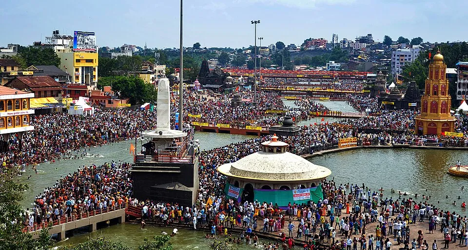Large crowd at Ramkund and the Godavari ghats in Nashik