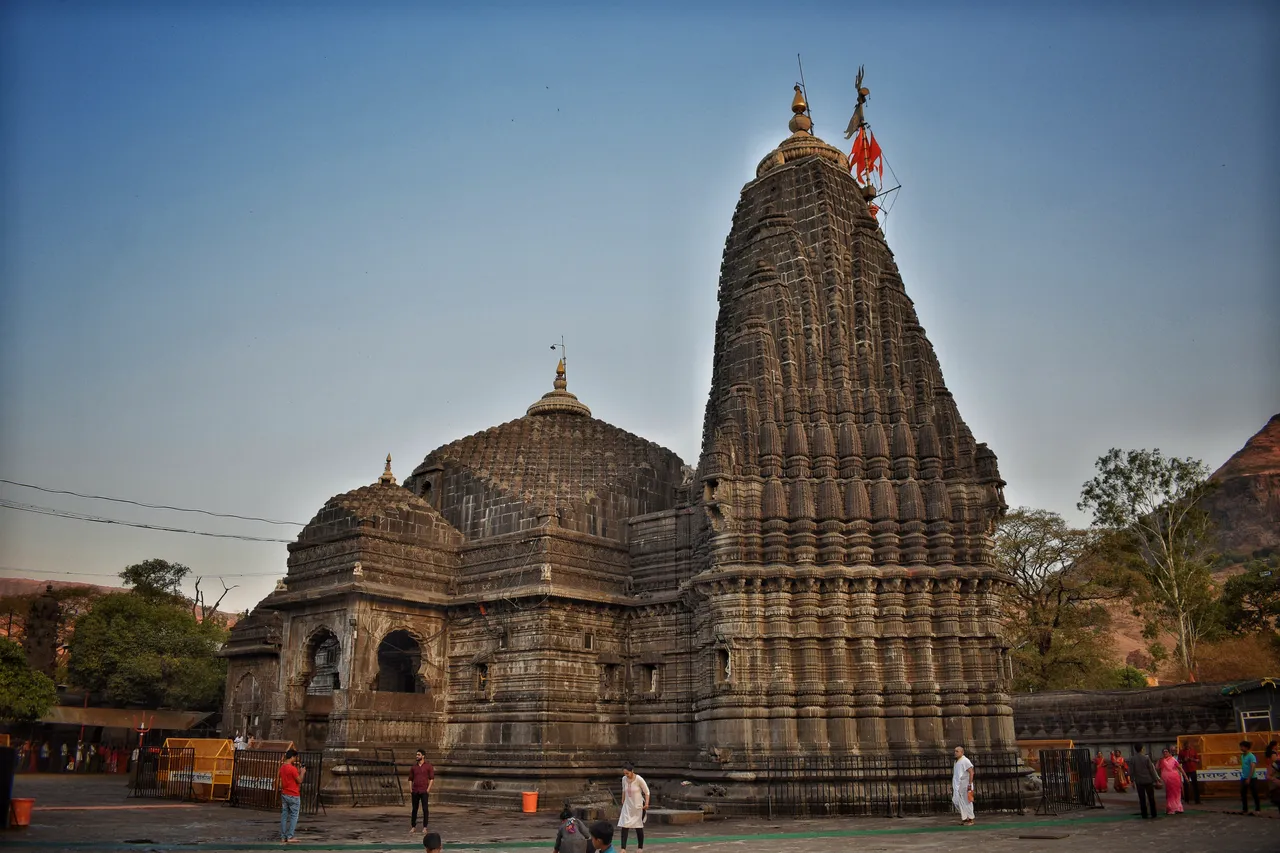 Trimbakeshwar Jyotirlinga Shiva Temple shikhara in Trimbak, Nashik district